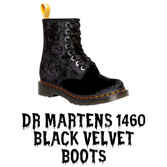 Dr. Martens Black Crushed Velvet Boots 1460 Trending New With Tags Size 7 - Picture 1 of 15